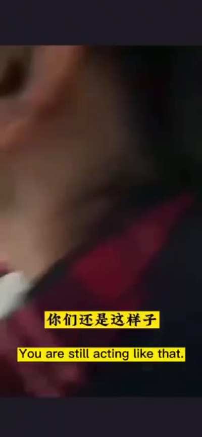 Chinese cop tells a civilian to stop resisting lockdown: "This is caused by the international situation. We're going to war with the US. Only the CCP can save China!"