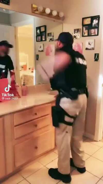 How many mirrors do you think he&rsquo;s broken?