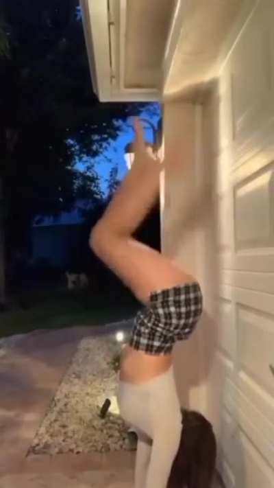 👀