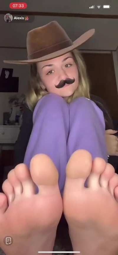 alexissmith3134 - Just scrolled on to this - WOW perfect! So hot!