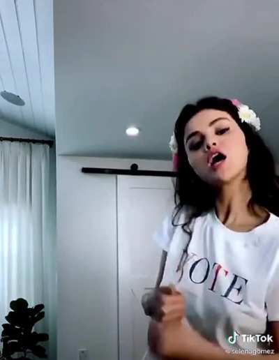 I Vote For Selena To Always Dance Braless