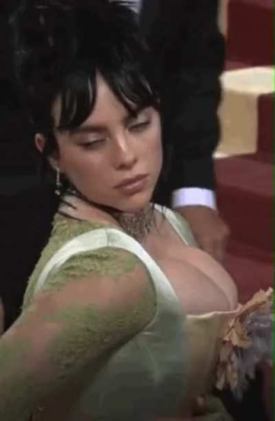 Billie Eilish is such a big titted brat, she knows she&rsquo;s a cocktease &amp;amp; loves it