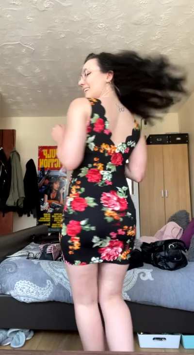 Hi I just really wanted to show off my new dress