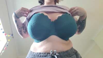 Always begging to be covered in cum (links in bio) www.onlyfans.com/gigiouija