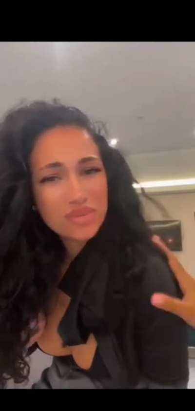 Bhad Bhabie's Instagram live nip slip