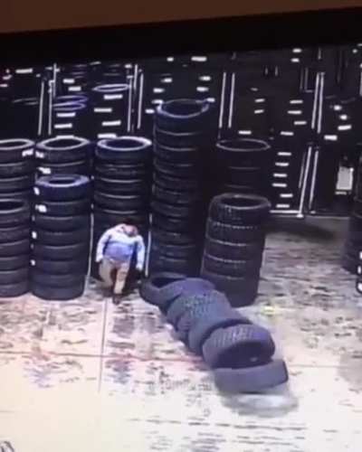 This guy's having a goodyear!