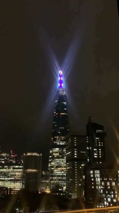 I&rsquo;d like to know what the person doing this to the Shard at 3am is on and I&rsquo;d like some of it