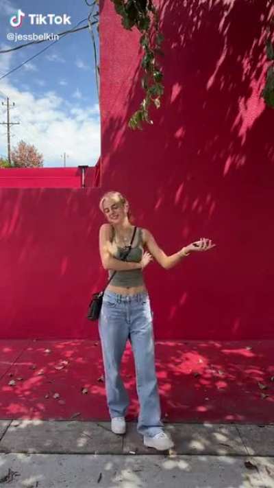 can you tell these are her fav pants