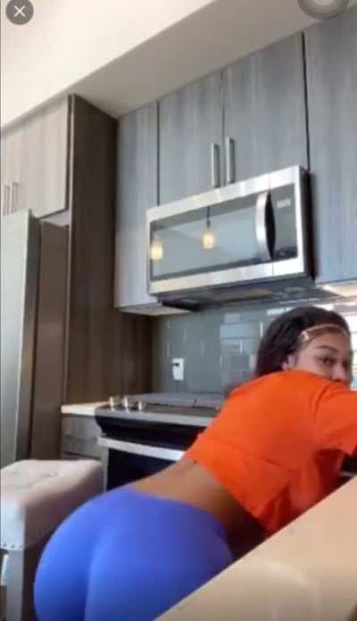 Jania Meshell