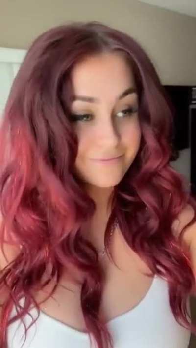 she&rsquo;s so hot (new post from twitter)
