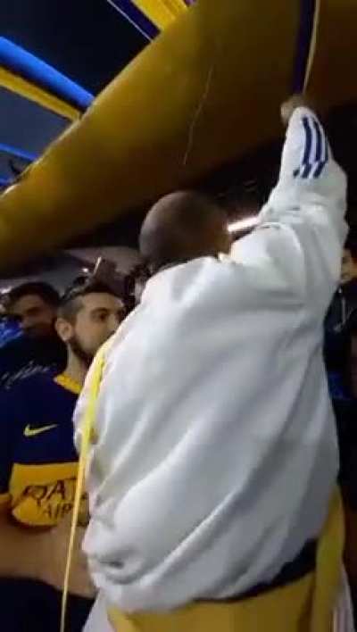 Ascensor nivel boke en la bombonera