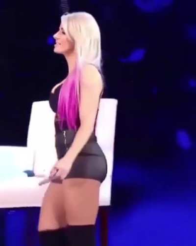 Alexa Bliss is so fit and strong. I bet she could beat the crap out of men. DM me to chat about this 
