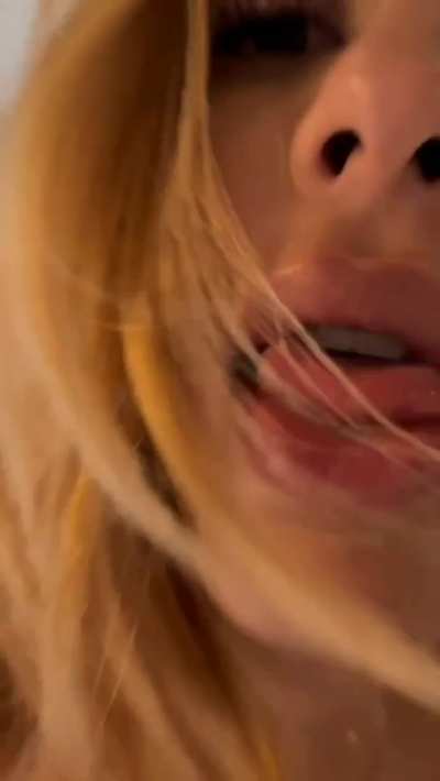 Very naughty tongue 👅 and mouth 😈
