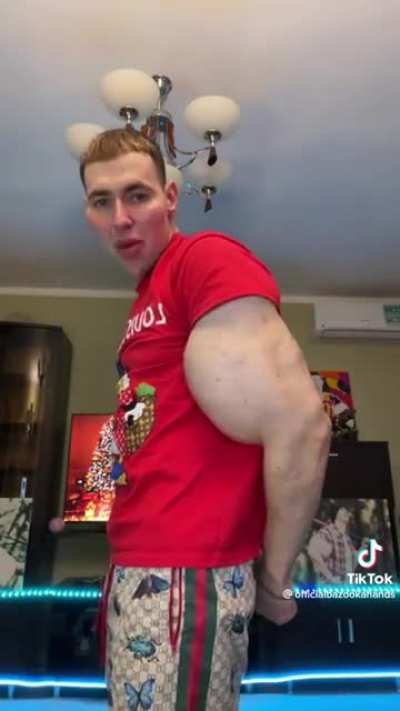 to be a bodybuilder. Can someone get this guy mental health help, please?
