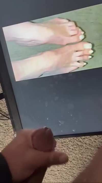 The long toes got me 💦😩