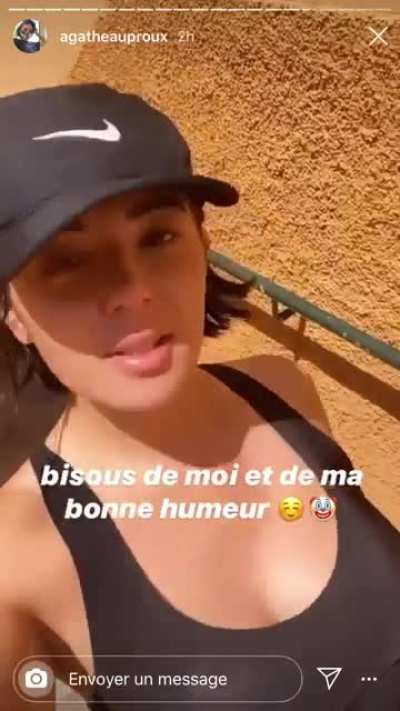 Mmmh ses seins 😏