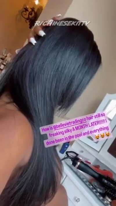 Move your hair, I&rsquo;m trying to see something 👀