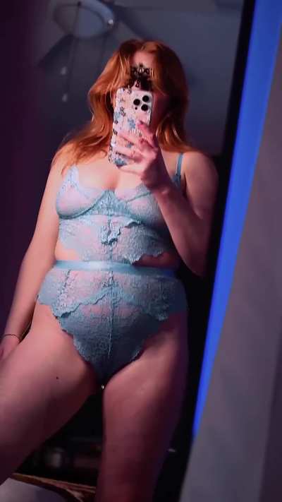 Amateur Lingerie MILF