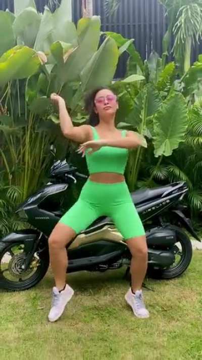 Yassi Pressman