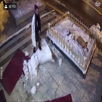 HMC while I try and destroy this snowman
