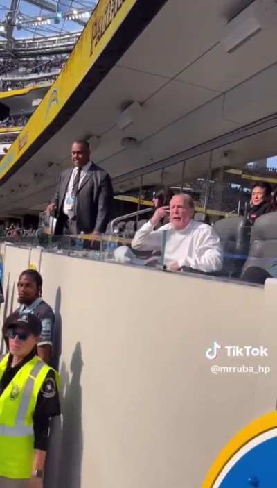 Mark Davis tells fans to &ldquo;smarten up&rdquo; after being told by fans to fire Josh Mcdaniels