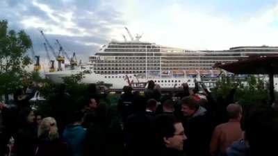 Эпичной мелодии эпичное воспроизведение