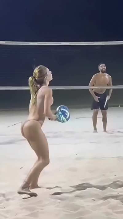 Falar de Badminton nesse pa&iacute;s &eacute; pedir pra ser taxado de idiota, por isso que eu tenho um plano. Comecei um perfil nas redes sociais, e ao inv&eacute;s de um cara dando as aulas, sou eu, mas como mulher ensinando os b&aacute;sicos. E tamb&eacute;m um pouquinho a mais tamb&eacute;m. T