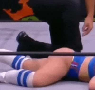 Skyes 🍑 tho!