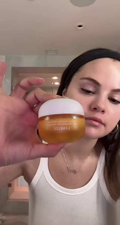 Selena&rsquo;s skincare routine | TikTok January 2023