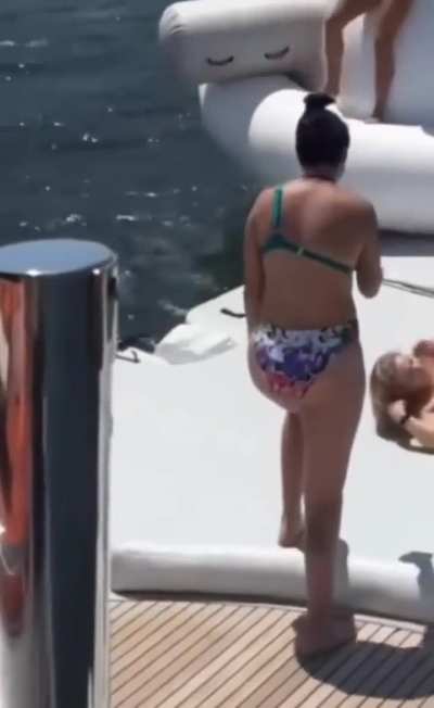 We finally got a view of that 🍑 😩🤤🥵😈