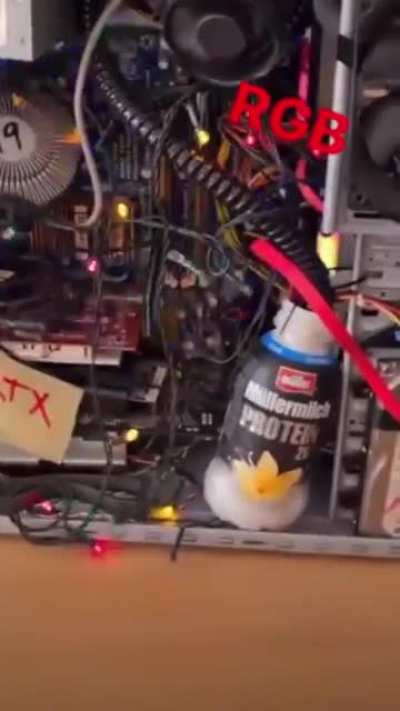 La PC de rod, que apenas corre altf4 a 30 xD