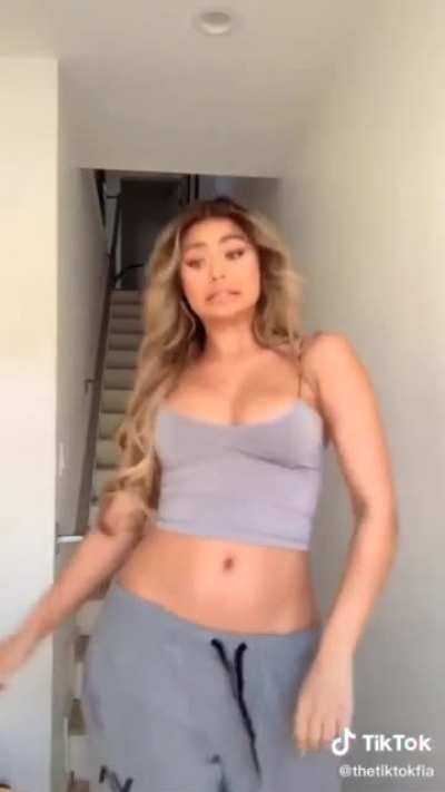 Sofia Jamora @sofiajamora