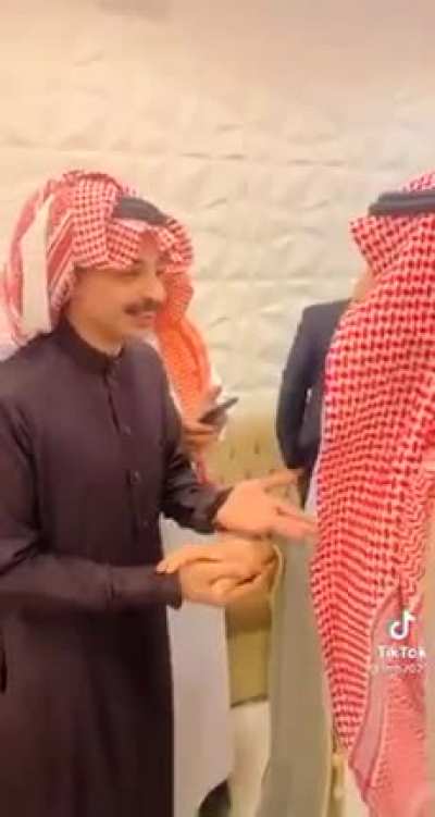 Least Gay Saudi Arab (PROOF OF LGBT RIGHTS IN SAUDI ARABIA?)