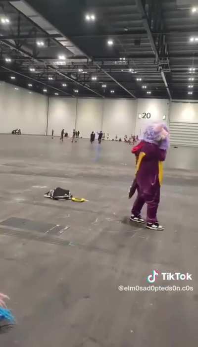 Been awhile since I've seen some real TikTok Cringe here, let me remedy that.