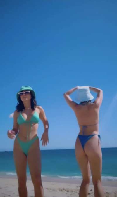 beach babes