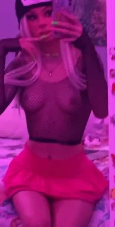See my on Instagram @prettyxcash