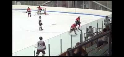 Tries destroying a player ends up destroying his own face