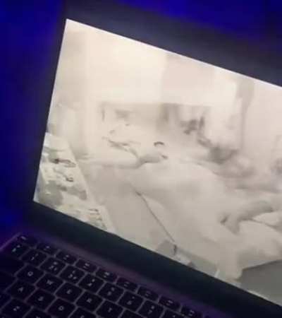I heard "uuuh uuuh uuuh"