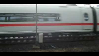 Your daily dose of carefully crafted german ICE-train porn