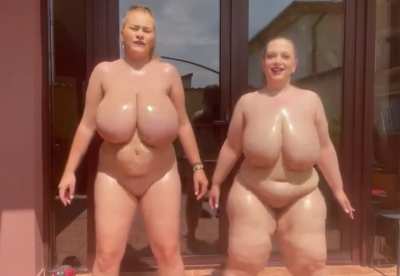 Two babes jiggling
