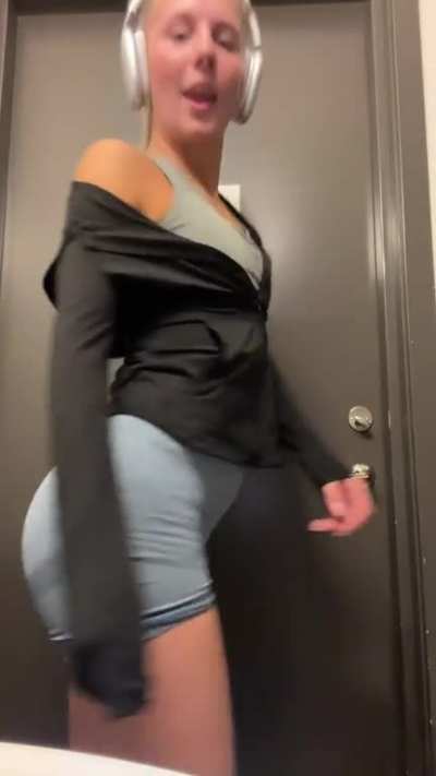 Tiktok &eth;&eth;