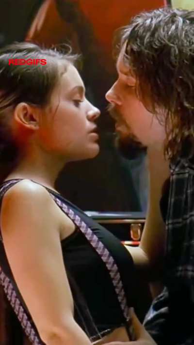 Alyssa Milano tongue kissing scenes in Fear (1996)