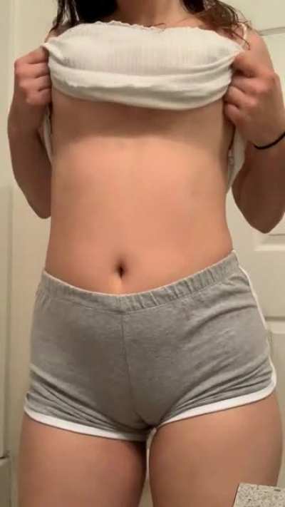 65% off sale!💕Only 3.50 to watch my 19yo tits and ass bounce just for you💕solo, b/g, squirting &amp;amp; more💕daily posts and videos💕I&rsquo;m very interactive so don&rsquo;t be shy💗