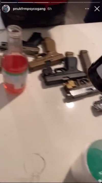 Niggas Treat the green anyway🤮 folks said he want a “wock-flurry”