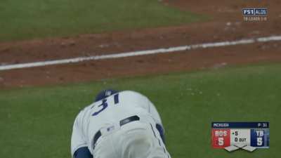 [Highlight] Kike Hernandez ties the game up with a solo shot in the 5th inning!