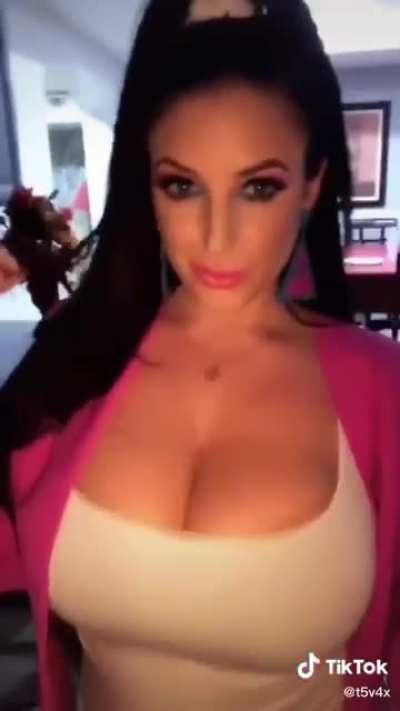 Angela White bouncing with cartoon sound effects (by u/t5v4x)