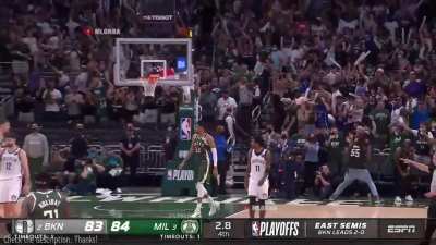 [Highlight] Bucks fans, along with a couple Green Bay Packer players sitting court side, celebrate the Bucks game 3 victory