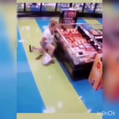 🤮🤮🤮