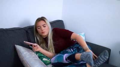 Video: &bdquo;KIND VS TEENAGER IN DER SCHULE...&ldquo;