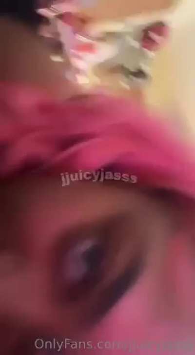 ️ ️